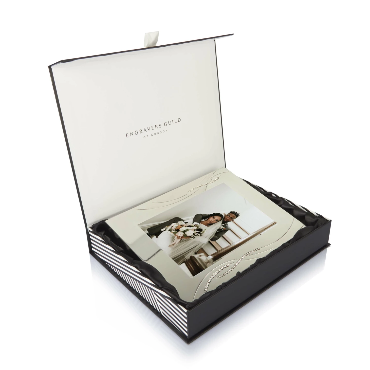 Personalised Crystal Reed Photo Frame – 5×7 5 Personalised Crystal Reed Photo Frame – 5×7 - Image 3