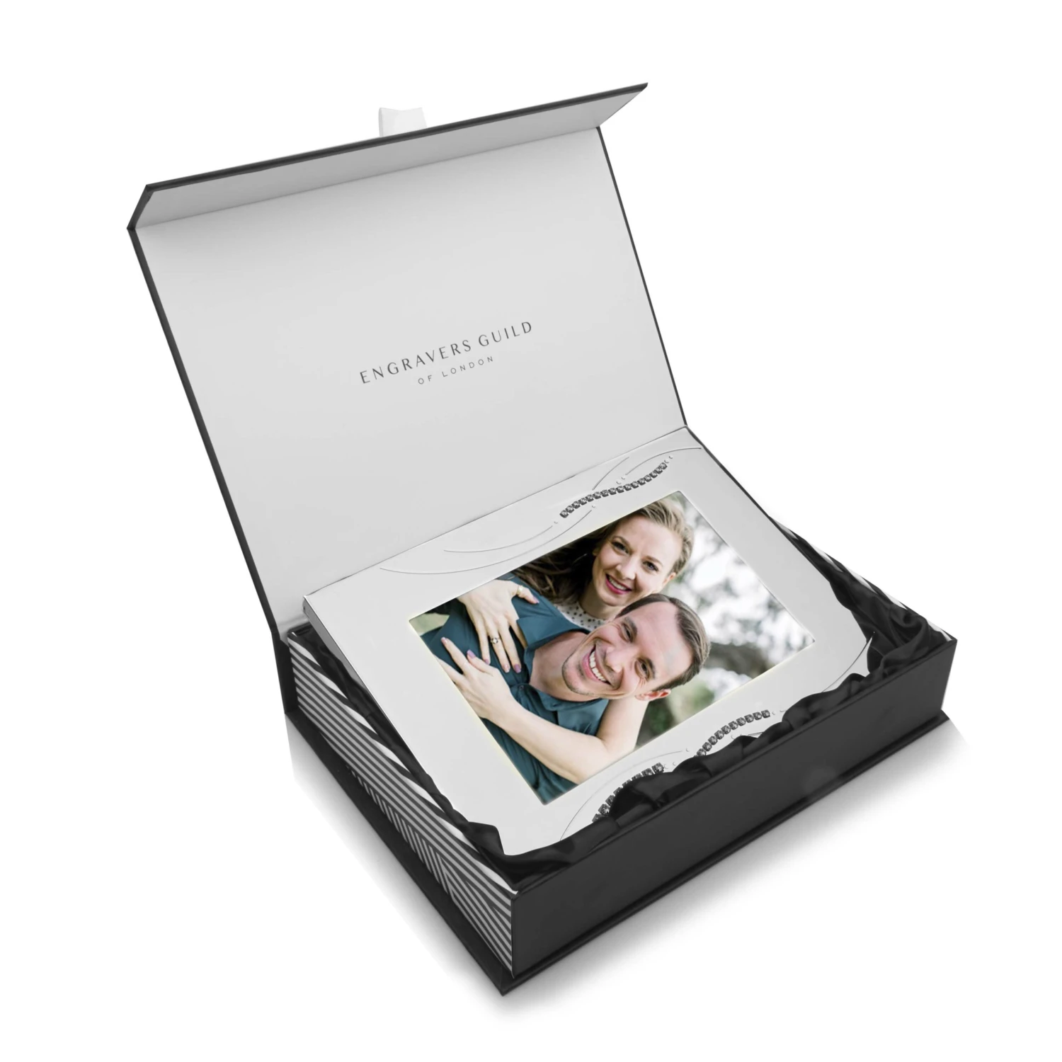 Personalised Crystal Reed Photo Frame – 4×6 5 Personalised Crystal Reed Photo Frame – 4×6 - Image 3