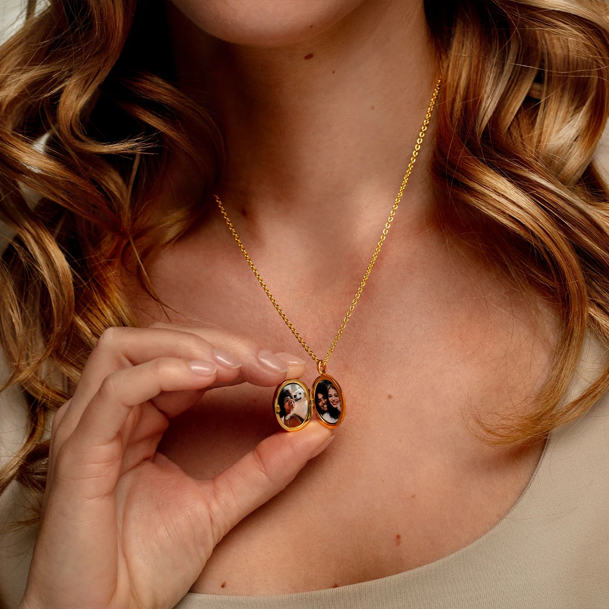 Gold Oval Personalised Locket 5 Gold Oval Personalised Locket - Image 3