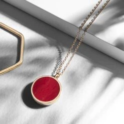 Coral Modern Round Locket – Rose Gold 20 Coral Modern Round Locket – Rose Gold -Fashion Accessories Rose Coral Round mq scaled 1