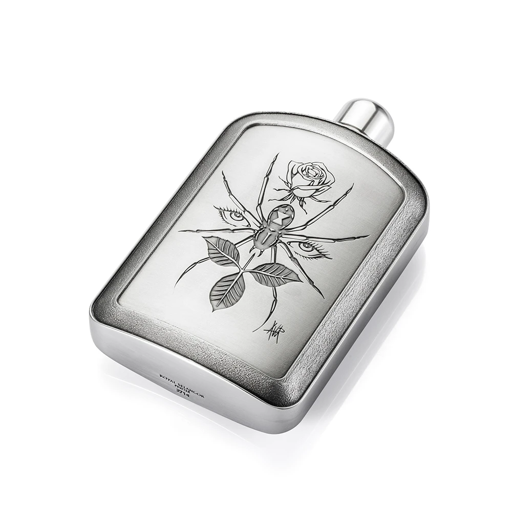 Limited Edition – Vu Noir Spider Hip Flask 7 Limited Edition – Vu Noir Spider Hip Flask - Image 5
